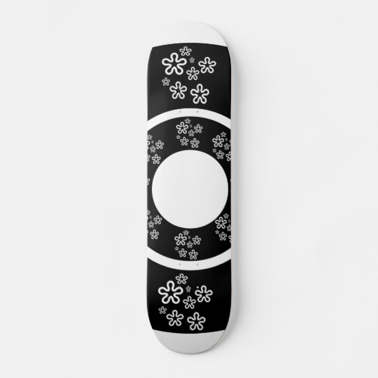 Oriental Black Wood Floral Design Persoonlijk Skateboard (Voorkant)