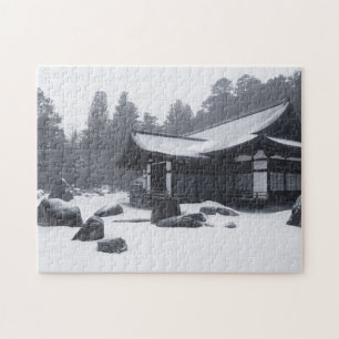 Oriental House in Bossen bedekt in sneeuw Legpuzzel