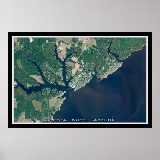 Oriental North Carolina Satellite Poster Map (Voorkant)