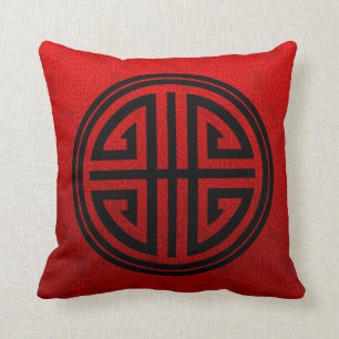 Oriental Ornamental Long Life Symbol   rood zwart Kussen
