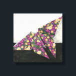 Origami Butterfly over Floral Paper Canvas Afdruk<br><div class="desc">Vloer als een vlinder met dit prachtige origamistuk van Chariklia Zarris. Er werd een mooi bloemetjespapier gebruikt om de origamivlinder te creëer,  en de paars,  de geeltjes en de groenen springen gewoon van het stuk af. Koop vandaag nog je kopie!</div>