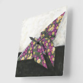 Origami Butterfly over Floral Paper Vierkante Klok (Hoek)