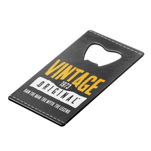 Origineel Zwart & Goud Lederen Geboorte Jaar Creditkaart Flessenopener (Voorkant Gekanteld)