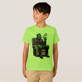 Ork in een stoel met een sigaar t-shirt (Voorkant volledig)