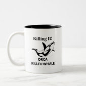 Orka Killer Whale Killing It Funny Tweekleurige Koffiemok (Links)