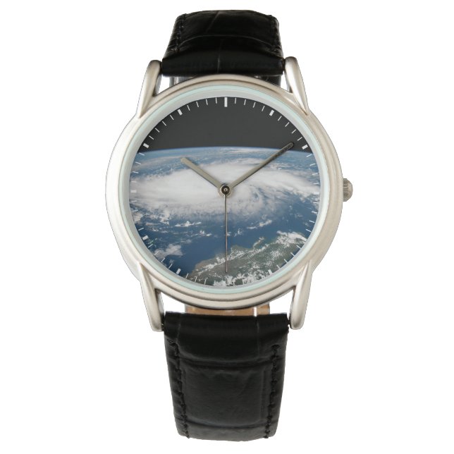 Orkaan Dorian boven de Atlantische Oceaan. Horloge (Voorkant)