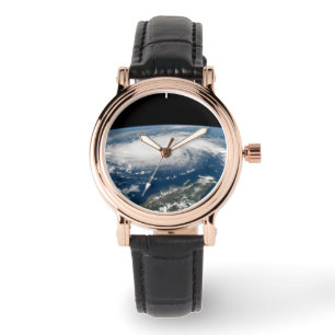 Orkaan Dorian boven de Atlantische Oceaan. Horloge
