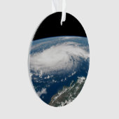 Orkaan Dorian boven de Atlantische Oceaan. Ornament (voorkant)