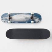 Orkaan Dorian boven de Atlantische Oceaan. Persoonlijk Skateboard (Horizontaal)