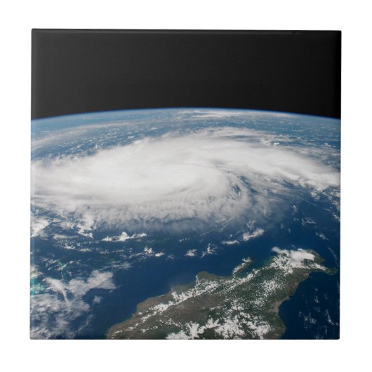Orkaan Dorian boven de Atlantische Oceaan. Tegeltje (Voorkant)