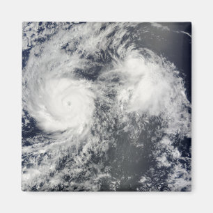 Orkaan Felicia en Storm Enrique ten oosten van Haw Magneet