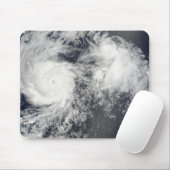 Orkaan Felicia en Storm Enrique ten oosten van Haw Muismat (Met muis)