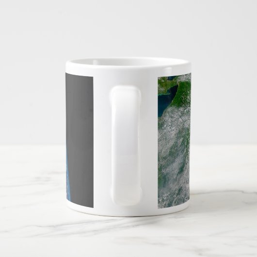 Orkaan Frances op een gedeeltelijke aarde. Grote Koffiekop (Achterkant)