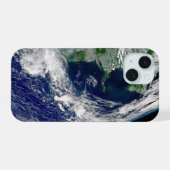 Orkaan Frances op een gedeeltelijke aarde. iPhone 15 Case (Achterkant horizontaal)