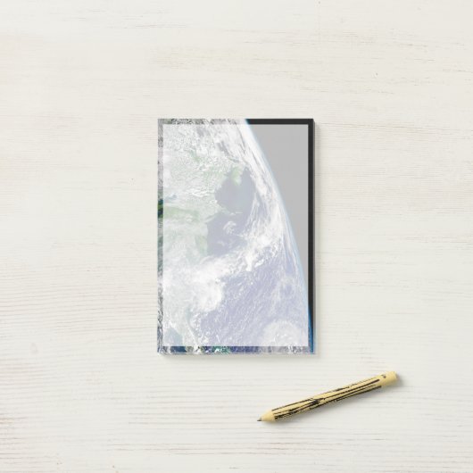 Orkaan Frances op een gedeeltelijke aarde. Post-it® Notes (Op bureau)