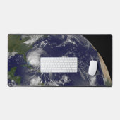 Orkaan Irene trekt door de Bahama's. Bureaumat (Keyboard & Muis)