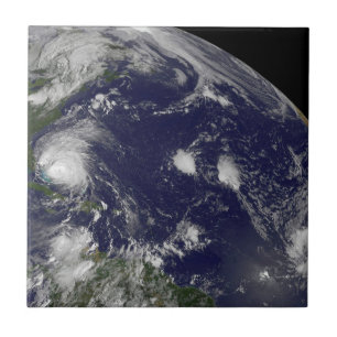 Orkaan Irene trekt door de Bahama's. Tegeltje