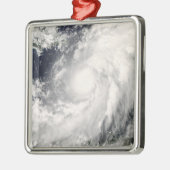 orkaan Omar Metalen Ornament (Links)