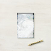 Orkaan Sandy langs de oostkust van de VS. 3 Post-it® Notes (Op bureau)