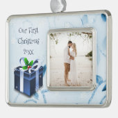 Ornament met blauw kerstcadeau (Links)