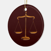 Ornament met Scales of Justice (Links)