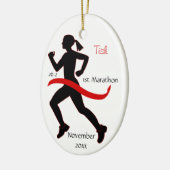 Ornament met vrouwelijke marathon in het rood (Links)