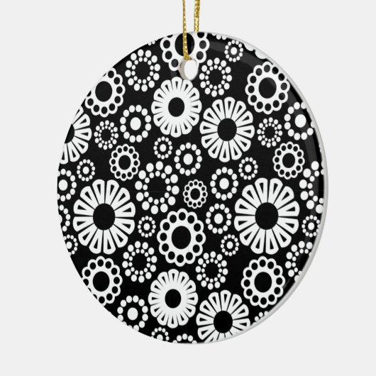 Ornament met zwarte en witte florale oplossing (Links)