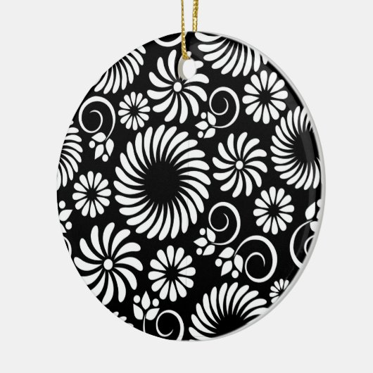 Ornament met zwarte en witte florale oplossing (Links)
