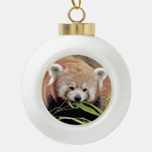 Ornament. Nee, rode panda. Pandrux. Keramische Bal Ornament