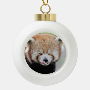 Ornament. Nee, rode panda. Pandrux. Keramische Bal Ornament