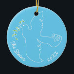 Ornament rond de Chanukkah "Chanukah Dove"<br><div class="desc">Chanoeka ChanukahDove Circle Ornament. (2 zijdelings) Personaliseer door tekst op voor en rug van het ornament te schrappen. Dan gebruikend uw favoriete doopvontkleur, grootte, en stijl, typ in uw eigen woorden. Bedankt voor het stoppen en winkelen. Veel waardering! Happy Chanukah/Hanukkah! Breng veel meer vakantiewenk aan uw boom met een aangepast...</div>