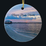 Ornament van de Navarra Santa Rosa Sunset Circle<br><div class="desc">Souvenir ornament - Een tranquilaire manier om de dag te eindigen op het strand in Navarra Beach Florida, Verenigde Staten! Ik nam deze zonsonderste foto op de binnenplaats van Navarra Beach langs de Santa Rosa Sound. Op zoek naar meer producten? Bezoek mijn winkel: http://www.zazzle.com/timelessmomentsphtgy Kunst is genomen door Jennifer White...</div>