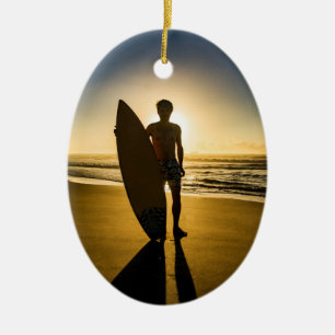 Ornament voor zonnestralen van surfer-silhouette