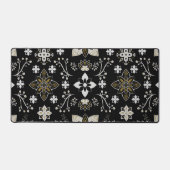 Ornate black and white floral pattern bureaumat (Voorkant)