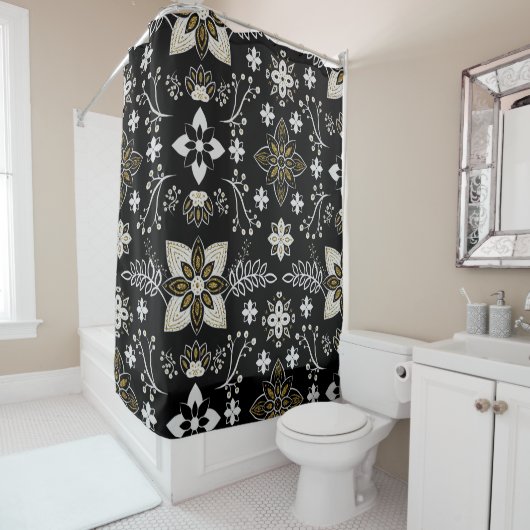 Ornate black and white floral pattern  douchegordijn (In situ)