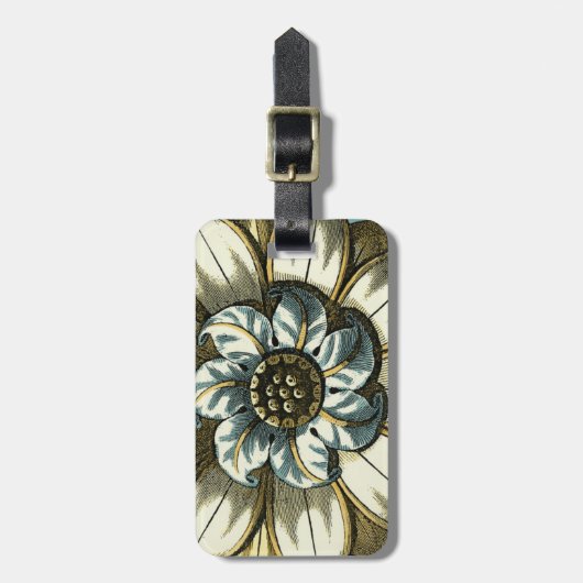 Ornate Floral Medallion on Light Blue Background Bagagelabel (Voorkant verticaal)