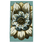 Ornate Floral Medallion on Light Blue Background Klein Cadeauzakje (Voorkant)