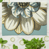 Ornate Floral Medallion on Light Blue Background Theedoek (Gevouwen)