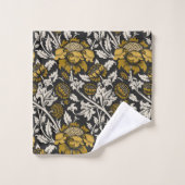 Ornate floral pattern with large gold flowers  bad handdoek (Wasdoekje)