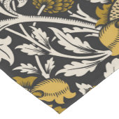 Ornate floral pattern with large gold flowers  korte tafelloper (Hoek)