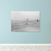 Orville Wright op First Flight op 120 voet Canvas Afdruk (Insitu (Houten vloer))