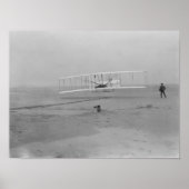Orville Wright op First Flight op 120 voet Poster (Voorkant)
