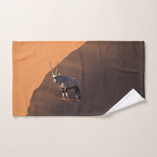 Oryx aan de rand, Namibië Bad Handdoek (Handdoek)