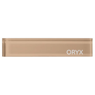 Oryx brown beige kleurnaam naambordje