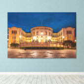 Oslo-gebouw in Noorwegen 's nachts Canvas Afdruk (Insitu (Houten vloer))