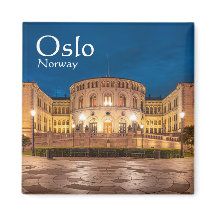 Oslo-gebouw in Noorwegen 's nachts