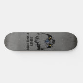 Osprey King of Birds Illustration Dark Grey Grunge Persoonlijk Skateboard (Horizontaal)