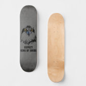Osprey King of Birds Illustration Dark Grey Grunge Persoonlijk Skateboard (Voorkant)