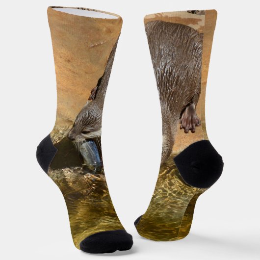 Otter die een vis eet, Sokken van bemanningsleden (Gebogen)