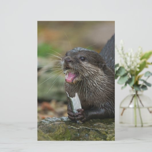 Otter heeft zijn vis briefpapier (Staand voorkant)
